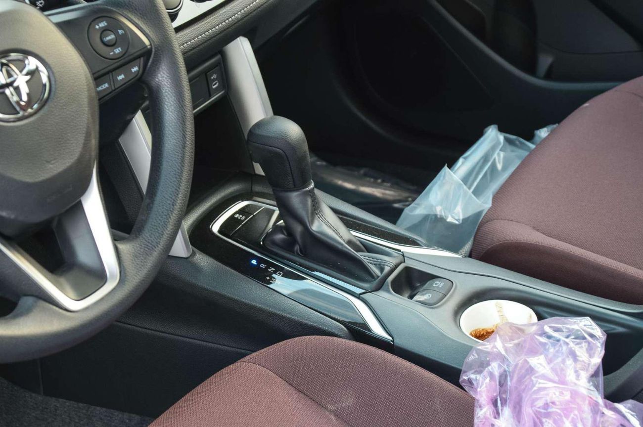 تويوتا كورولا كروس TOYOTA COROLLA CROSS 1.8L G SUV 2025