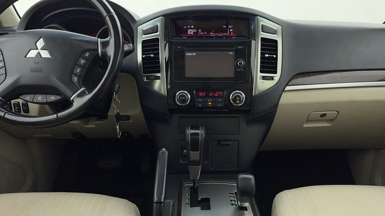 ميتسوبيشي باجيرو GLS MIDLINE 3 | بدون دفعة مقدمة | اختبار قيادة مجاني للمنزل