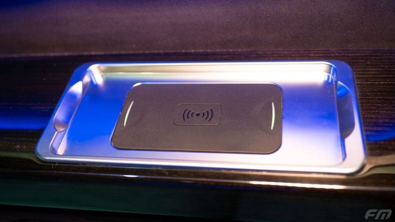 Mercedes-Benz V 250 VIP BUSINESS VAN w/ BRABUS BODY KIT - CERTIFIED BRABUS - BRAND NEW!