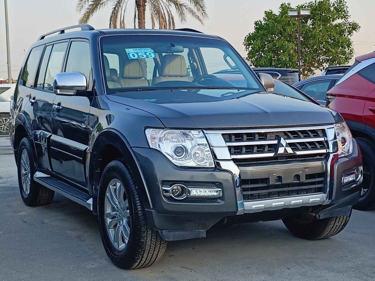 ميتسوبيشي باجيرو GLS/ 3.8 V6 4WD/  SUNROOF/ LEATHER ELECTRIC  SEATS/  DIFFLOCK/ FULL OPTION / LOT#17287
