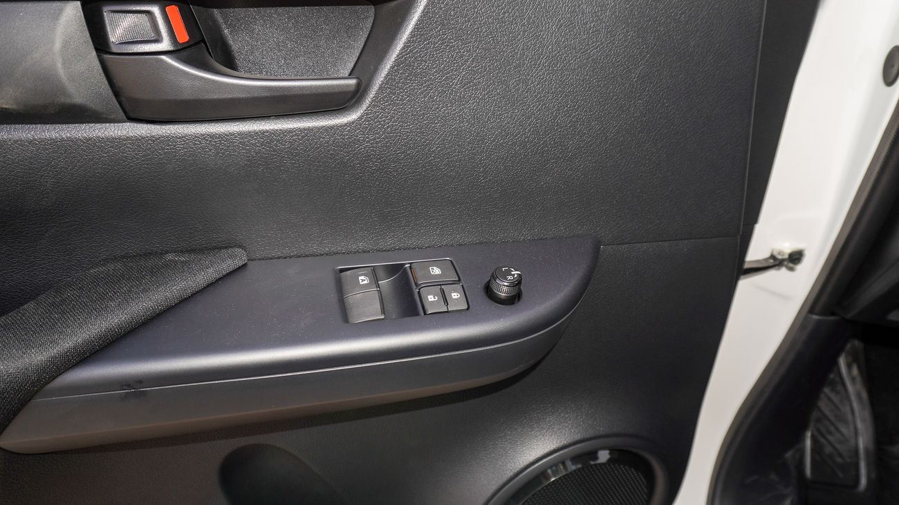 Toyota Hilux 2.4L Diesel 4WD Single Cabin M/T