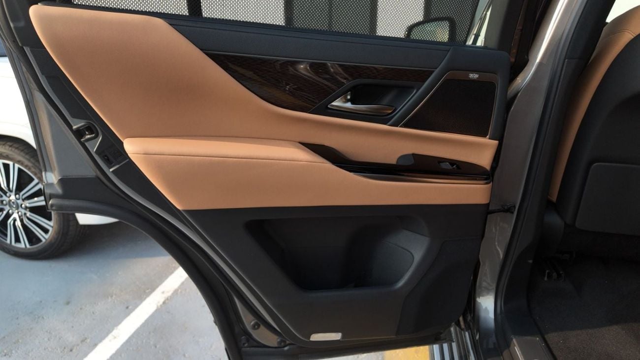 Lexus LX600 SIGNATURE