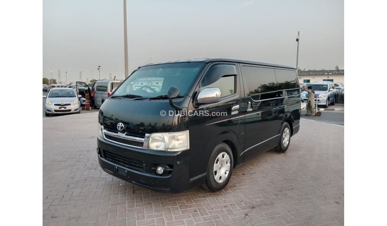 Toyota Hiace TOYOTA HIACE VAN RIGHT HAND DRIVE (PM1616)