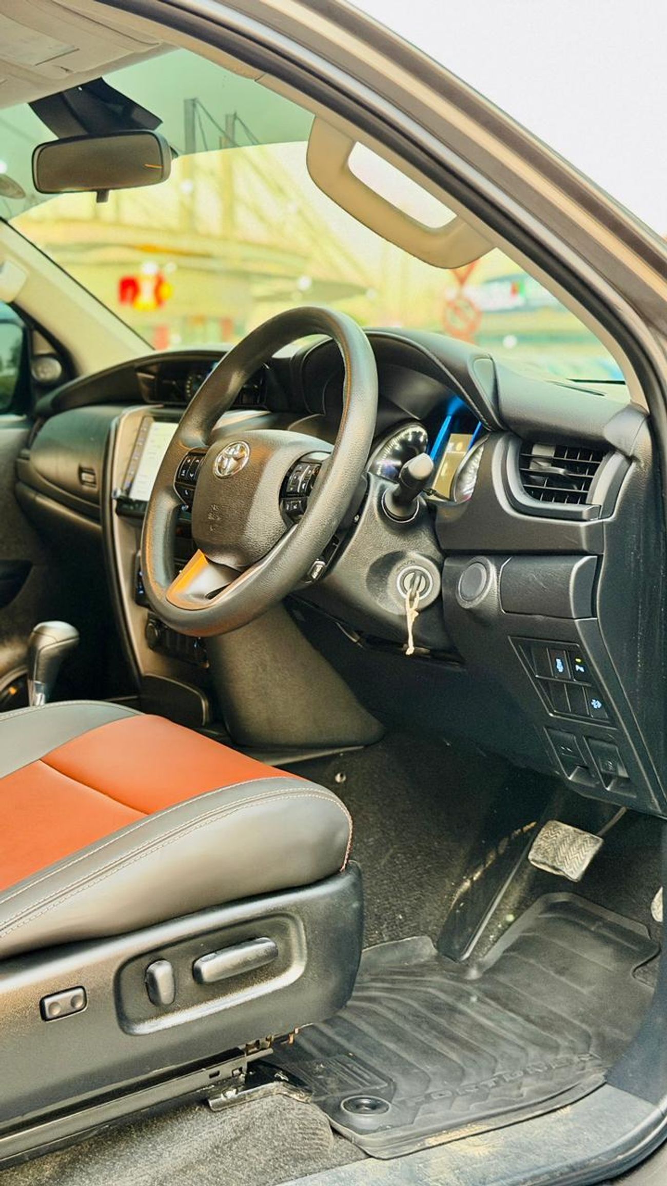 تويوتا فورتونر LEGENDER BODY KIT INSTALLED | LEATHER SEATS | PARKING SENSORS | 2.8L | AUTO | POWER WINDOWS