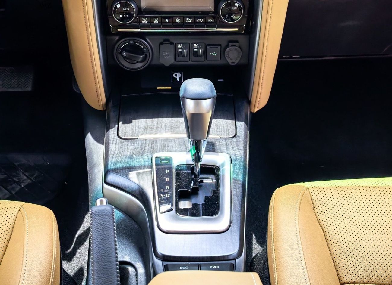 Toyota Fortuner VXR,4.0L,LEATHER SEATS,POWER SEATS,FRONT COOLING SEATS,4 CAMERA,BLIND SPOT,18''AW,A/T,2025MY ( FOR E