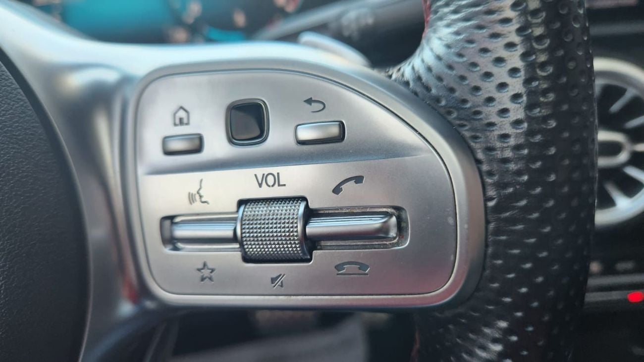 Mercedes Benz CLA250 Premium +