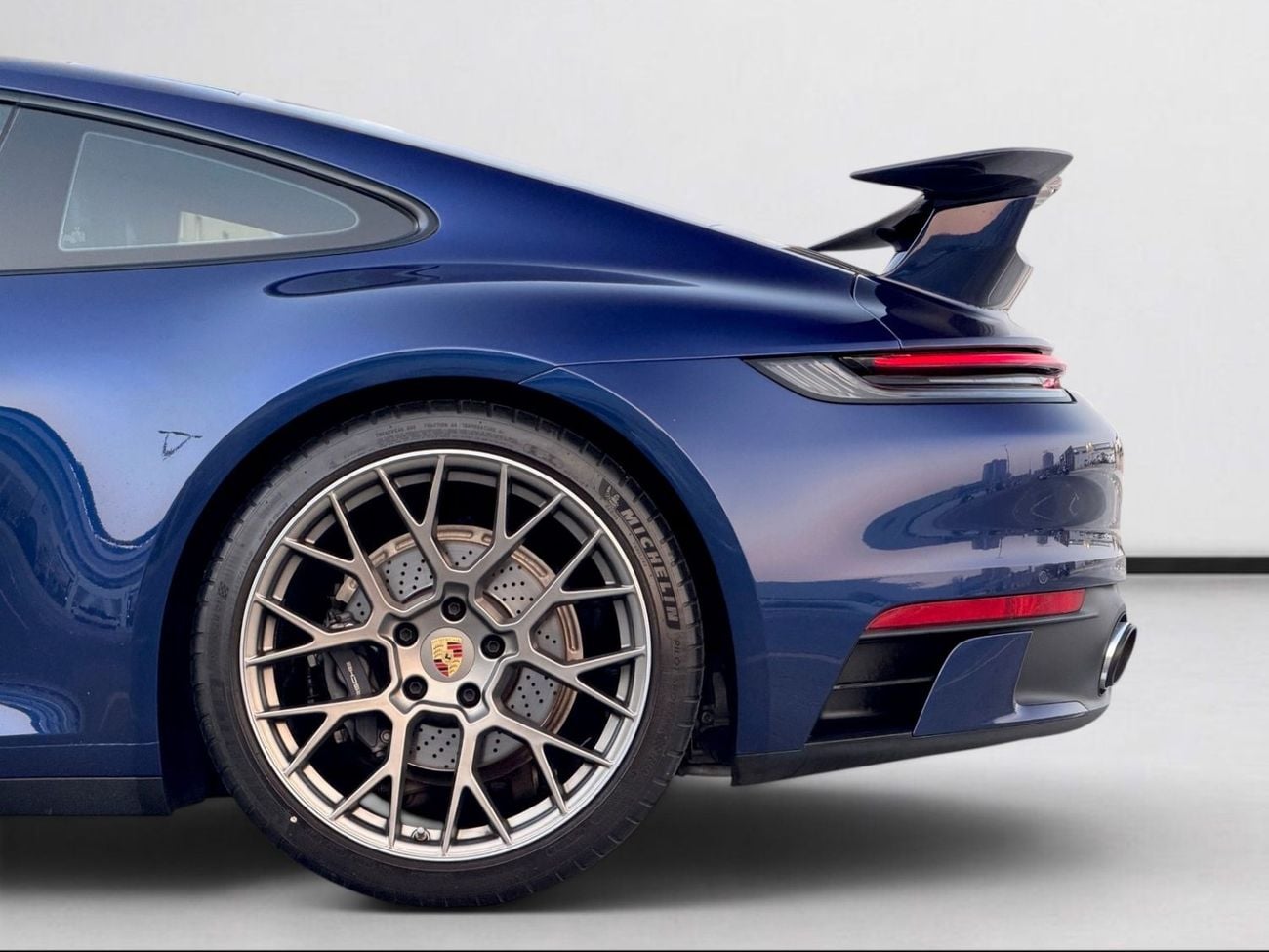 بورش 911 CARRERA EXTENDED WARRANTY 2029 | HIGH SPEC | FULL AL NABOODA SERVICE HISTORY | AEROKIT | GCC