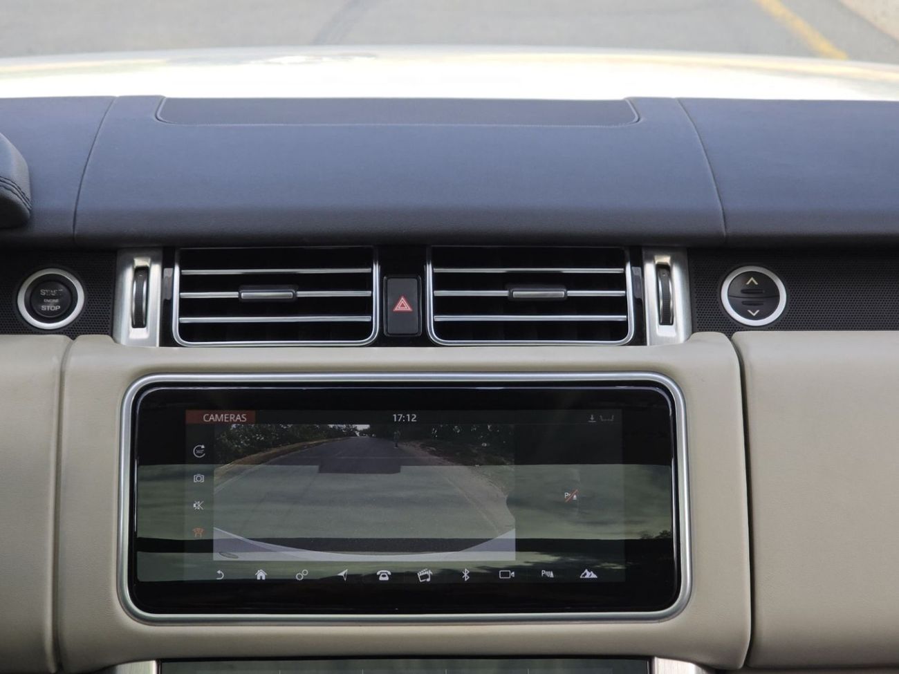 Land Rover Range Rover Supercharged 5.0L VOGUE SUPERCHARGED 2018 GCC ORGINAL PAINT // FULL OPITION // PERFECT CONDITION