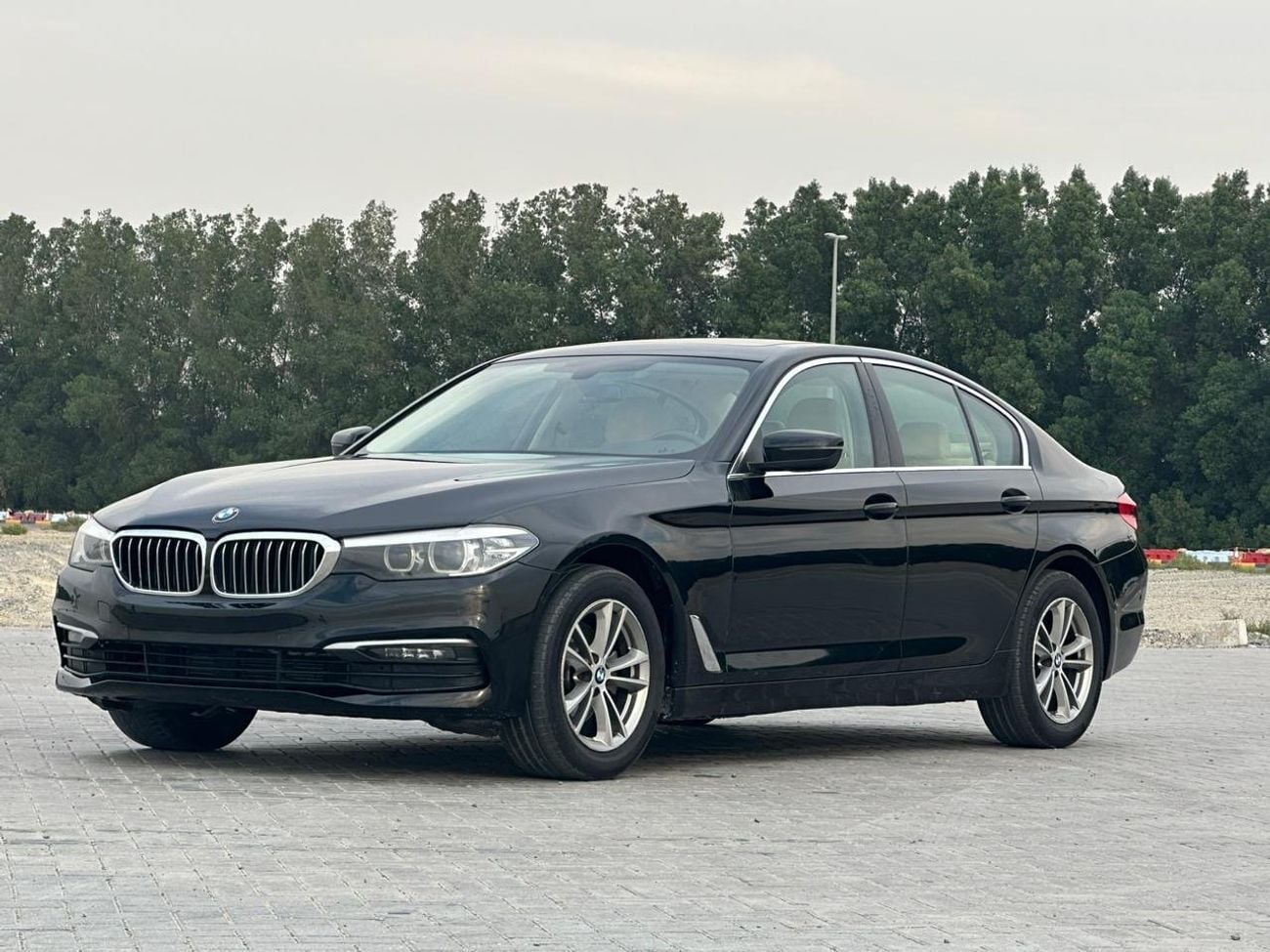 BMW 520i