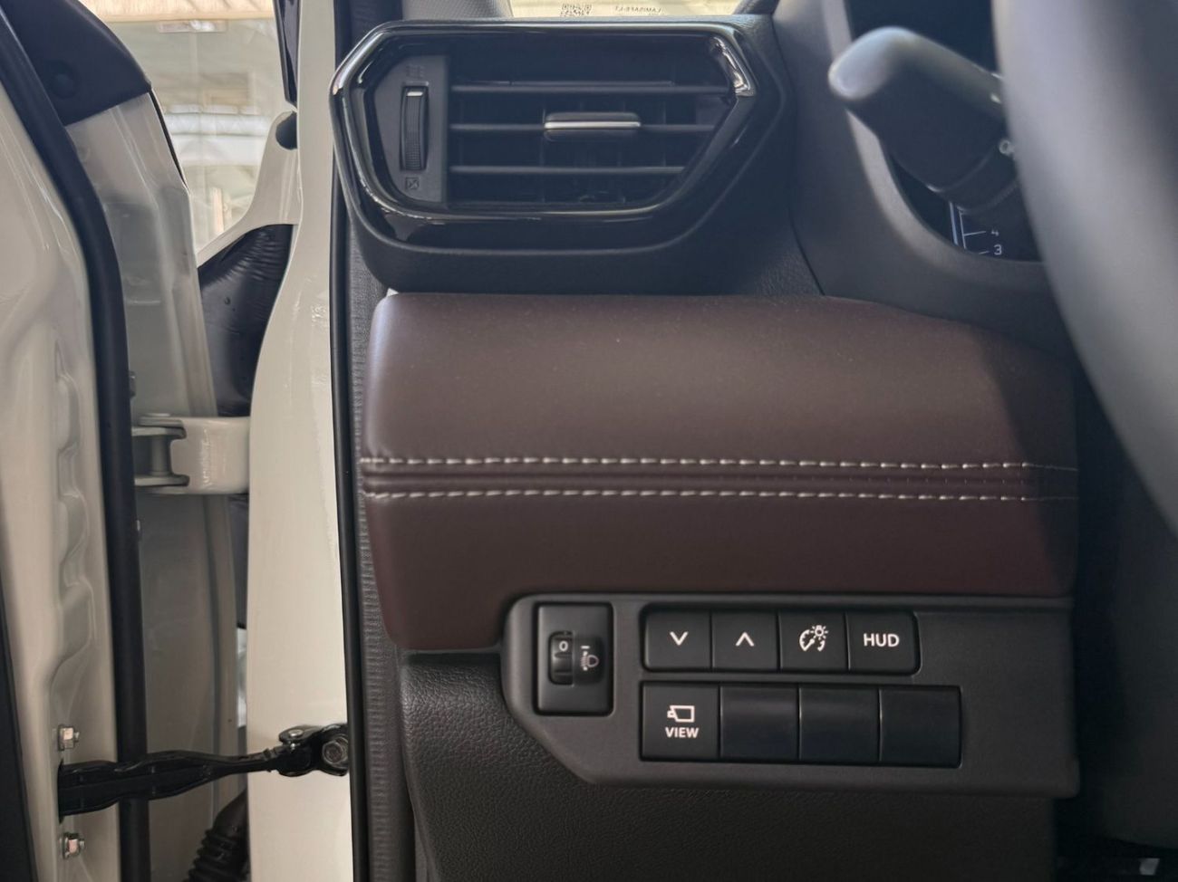 تويوتا أوربان كروزر URBAN CRUISER GLX 1.5 PANORAMA **EXPORT ONLY**التصدير فقط خارج الخليج***