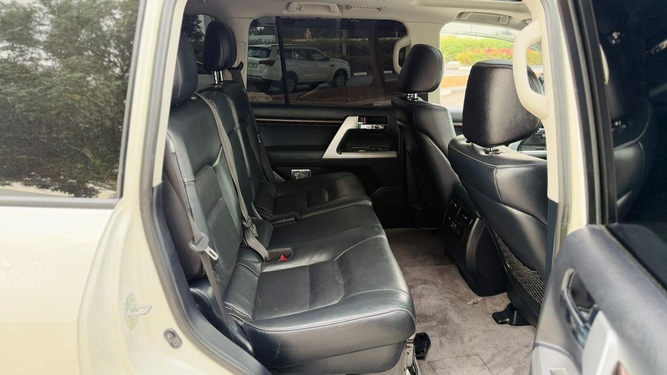 تويوتا لاند كروزر -