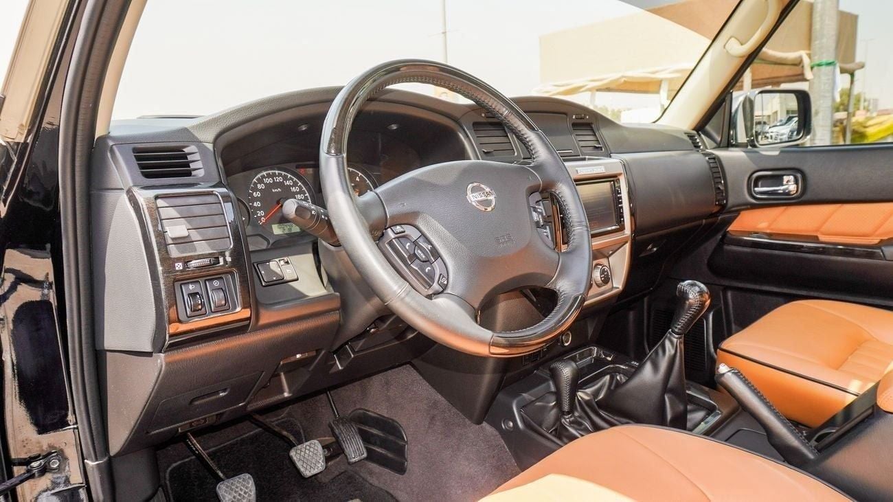نيسان باترول سوبر سفاري Manual Transmission