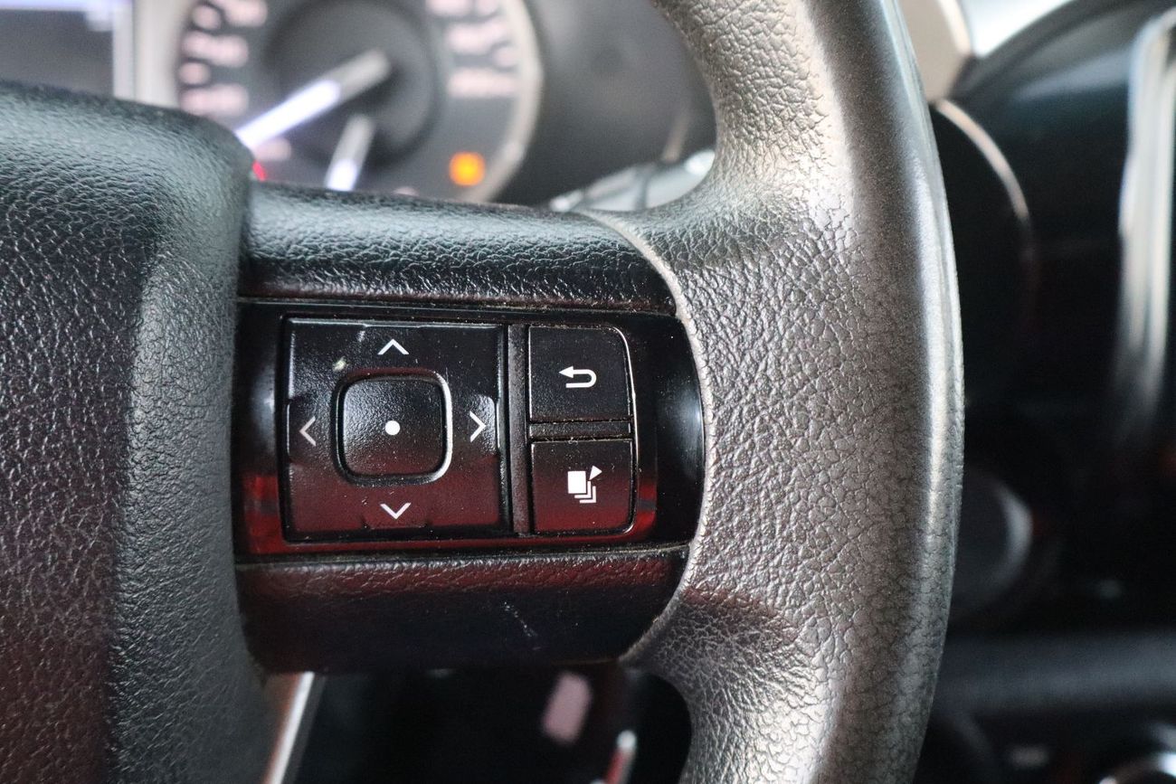 تويوتا هيلوكس GLX 2 2.7L 4WD