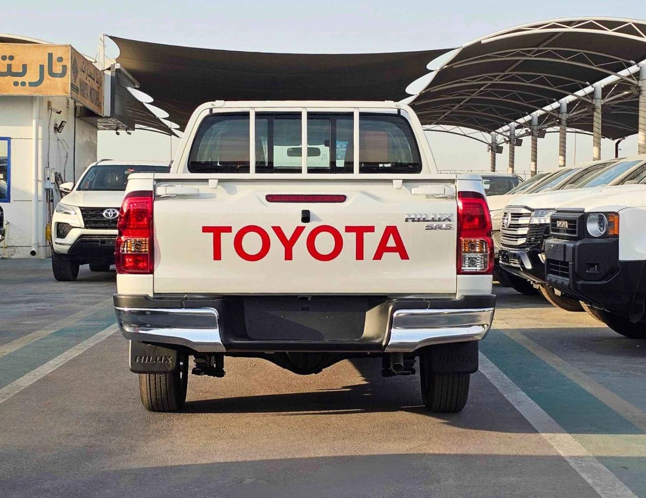 Toyota Hilux SR5 / NARROW BODY / A/T / 2.7L V4 PETROL / DVD+ CAMERA / FULL OPTION (CODE #  HP2F2)