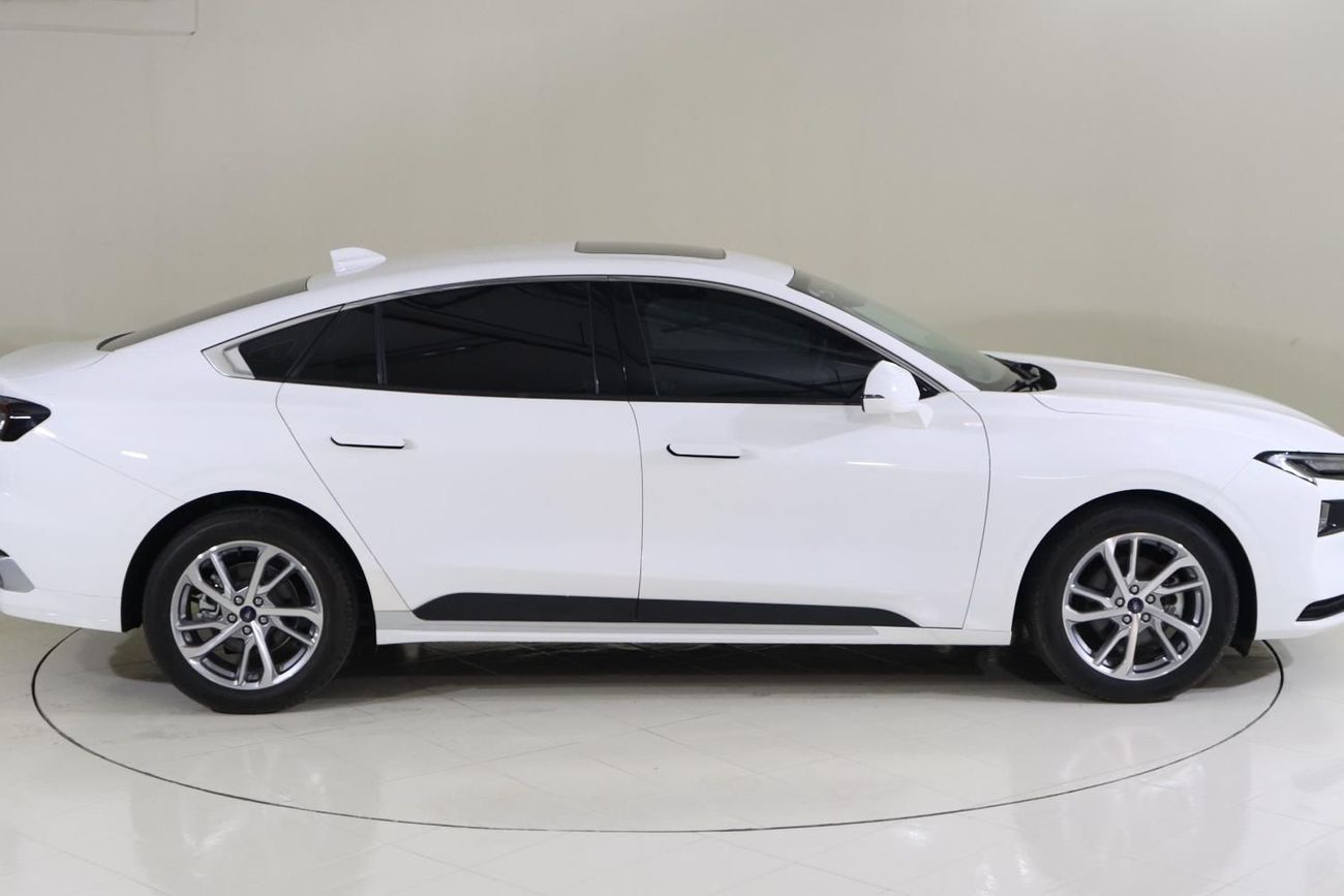Ford Taurus AMBIENTE TPC1223 / AL TAYER MOTORS AL QOUZ SHOWROOM