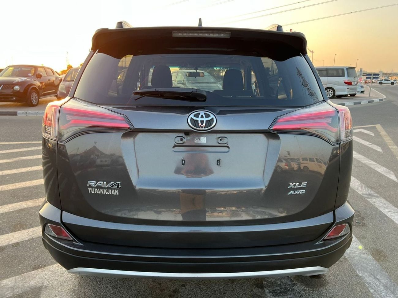 Toyota RAV4 2017 TOYOTA RAV4 XLE / AWD / MID OPTION