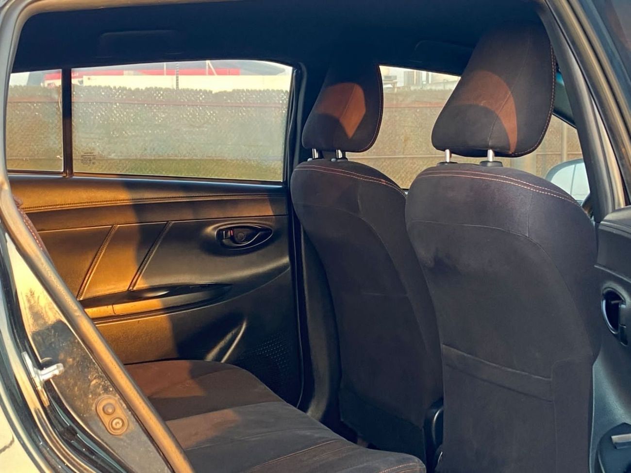 Toyota Yaris TOYOTA YARIS SE MODEL : 2016 MILEAGE : 129,000 K/M PRICE : 27,000 DIRHAMS GULF SPECIFICATIONS Withou