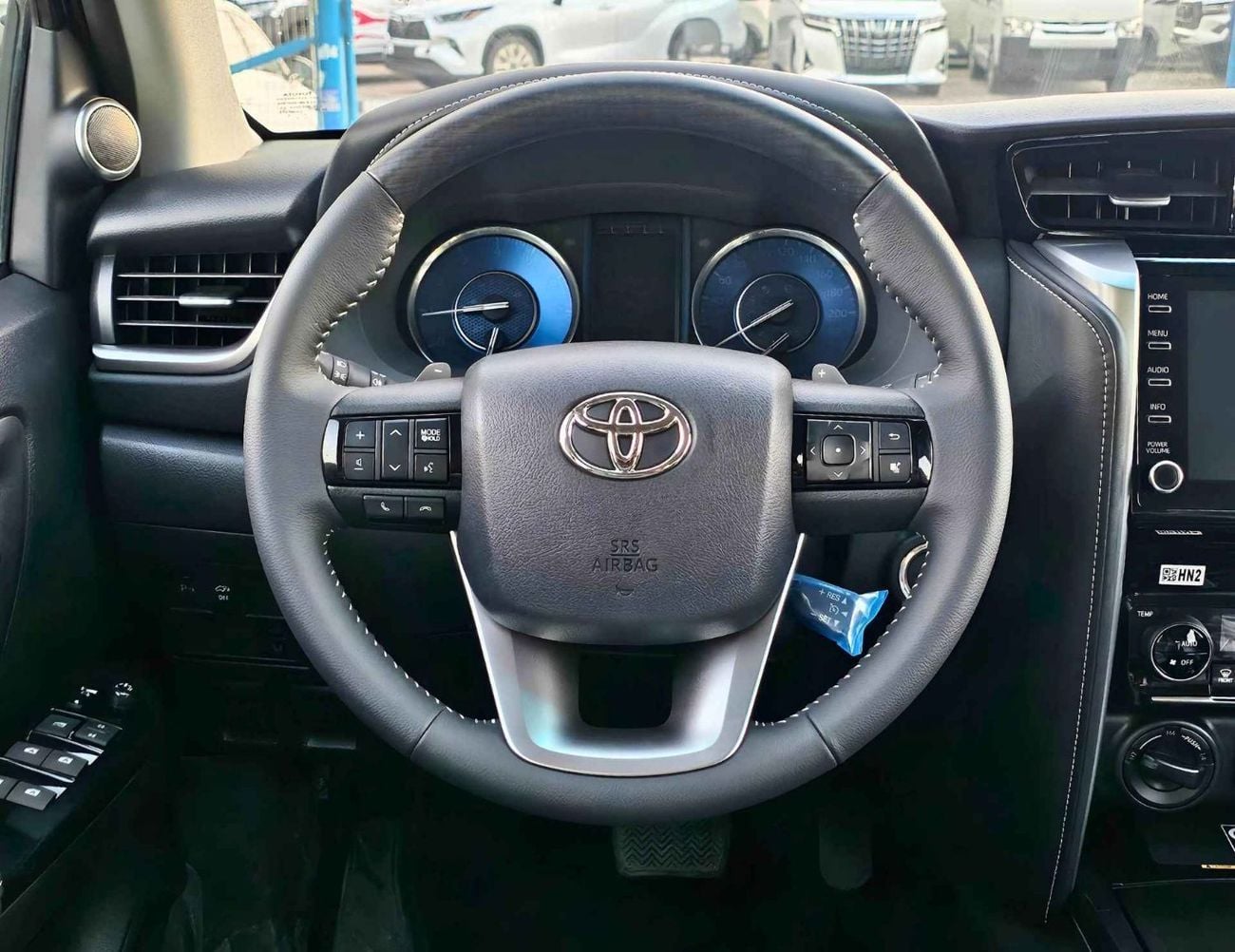 Toyota Fortuner SR5 ADVENTURE / 4.0L V6 PETROL / CLIMATE WITH LEATHER SEATS / DIFFLOCK / AUTO A/C (CODE # F6HA)