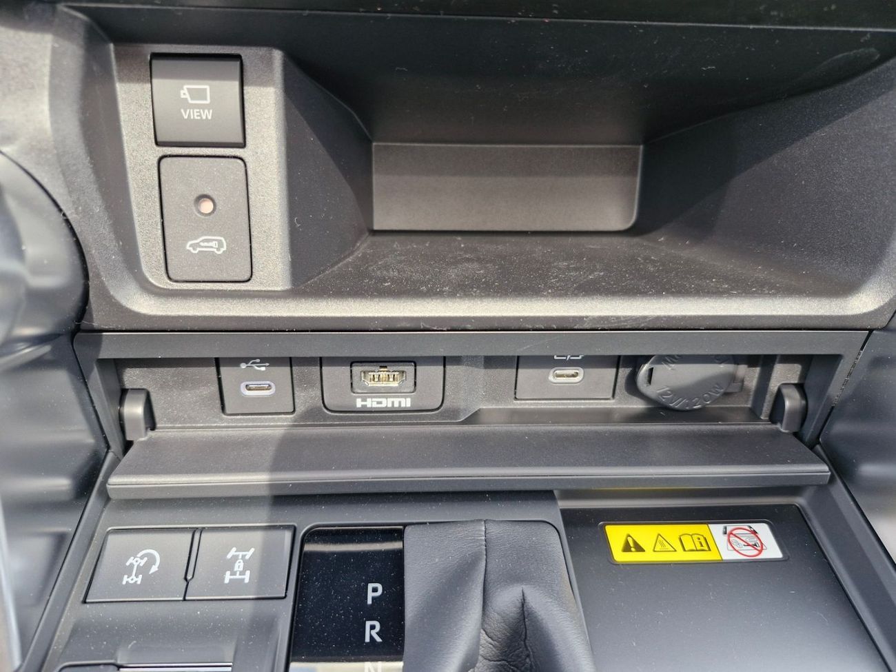 Toyota Land Cruiser ONLY FOR AFRICA, BEST PRICE 2025 LAND CRUISER VXR 3.3L DIESEL BRAND NEW 0KM