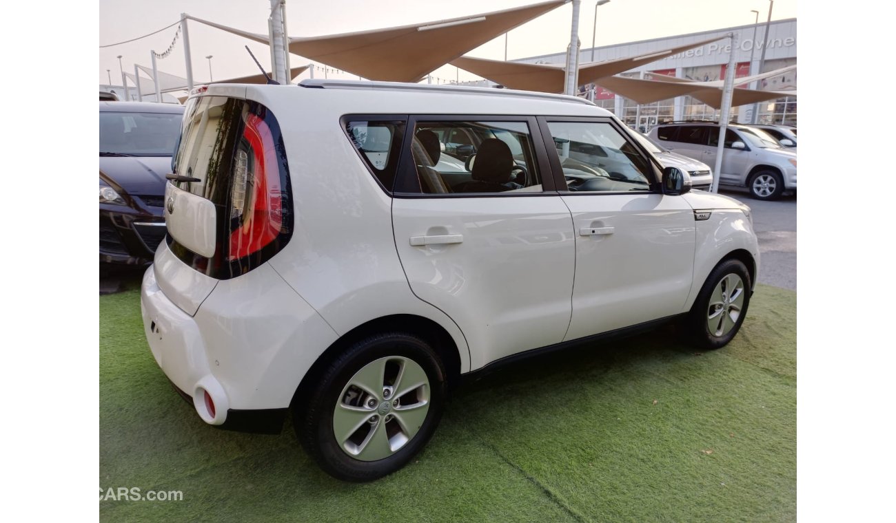 Kia Soul Gulf model 2016 agency paint 1600 cc white color fingerprint cruise control control wheels sensors i