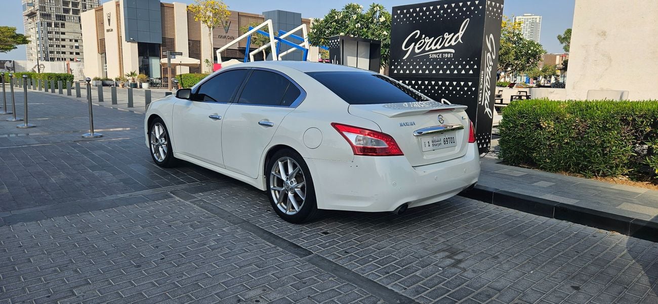 Nissan Maxima V6