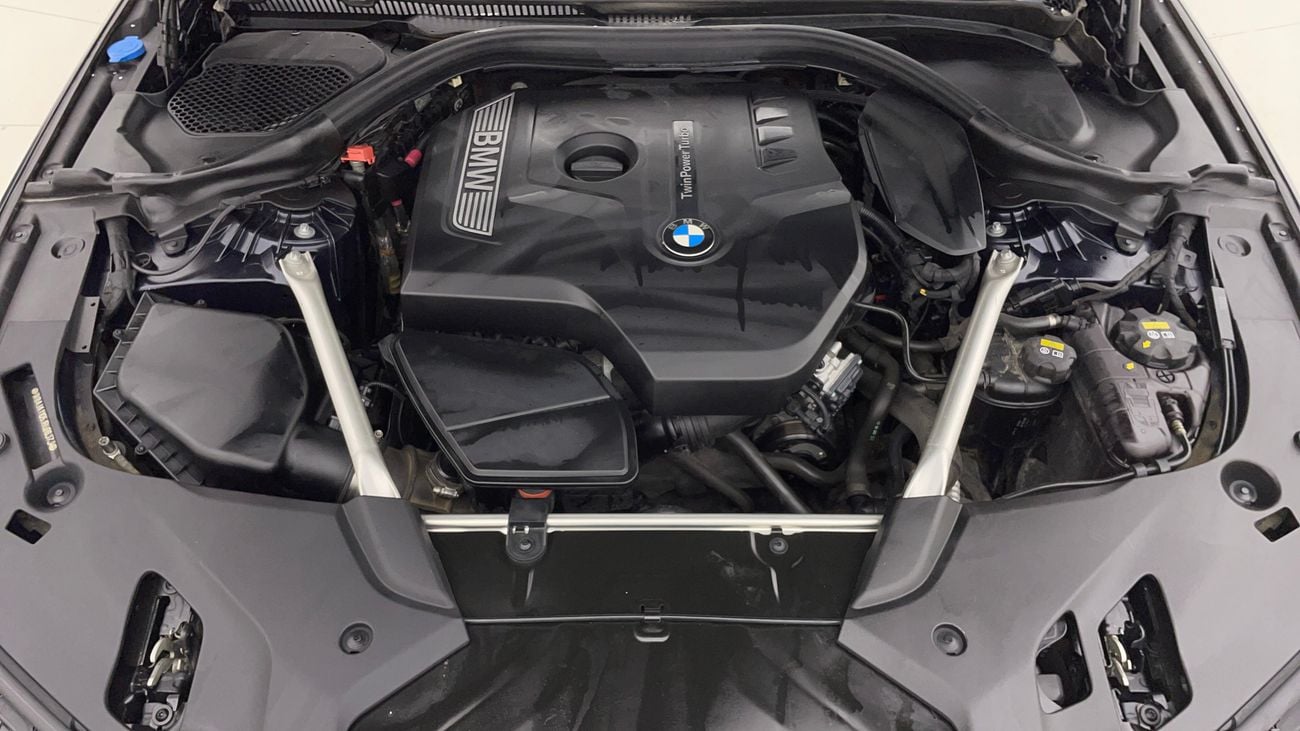 BMW 520i EXCLUSIVE 2 | Zero Down Payment | Home Test Drive