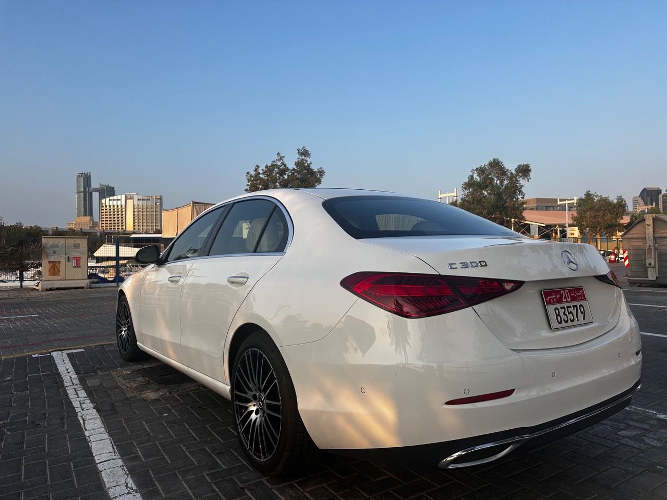 Mercedes-Benz C 300 Base Automatically parking