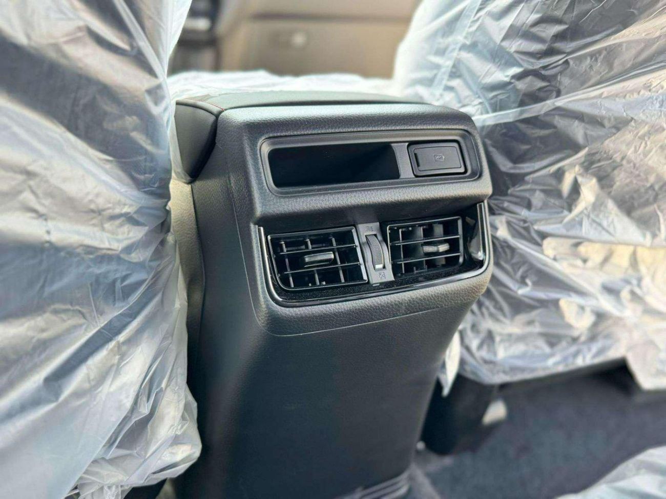 إيسوزو D ماكس 3.0L Crew Cab 4WD GT ISUZU D-MAX 3.0L GT 4WD DIESEL PICKUP 2025