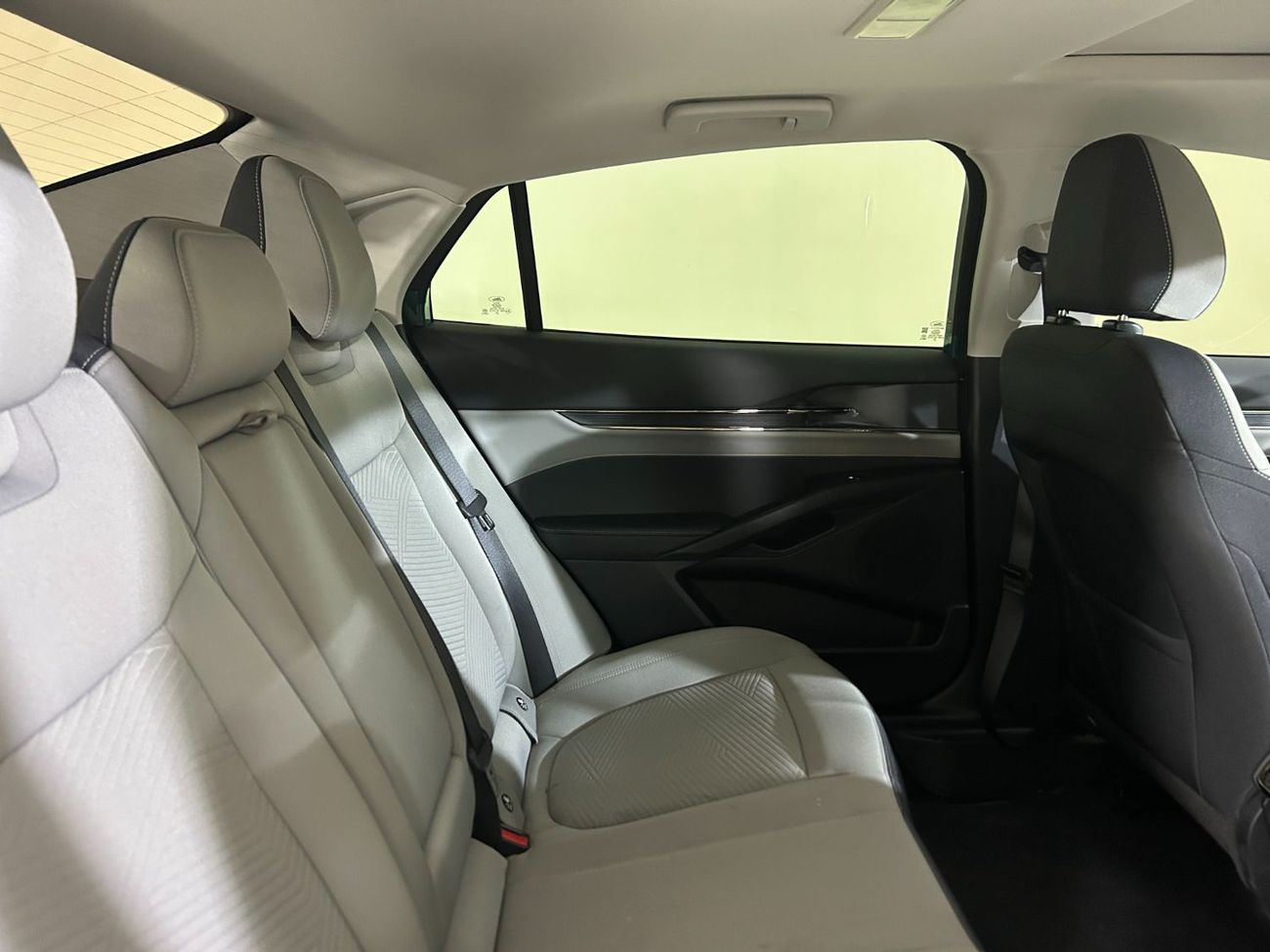 Ford Taurus AMBIENTE TPC1224N / AL TAYER MOTORS/ AL QOUZ SHOWROOM