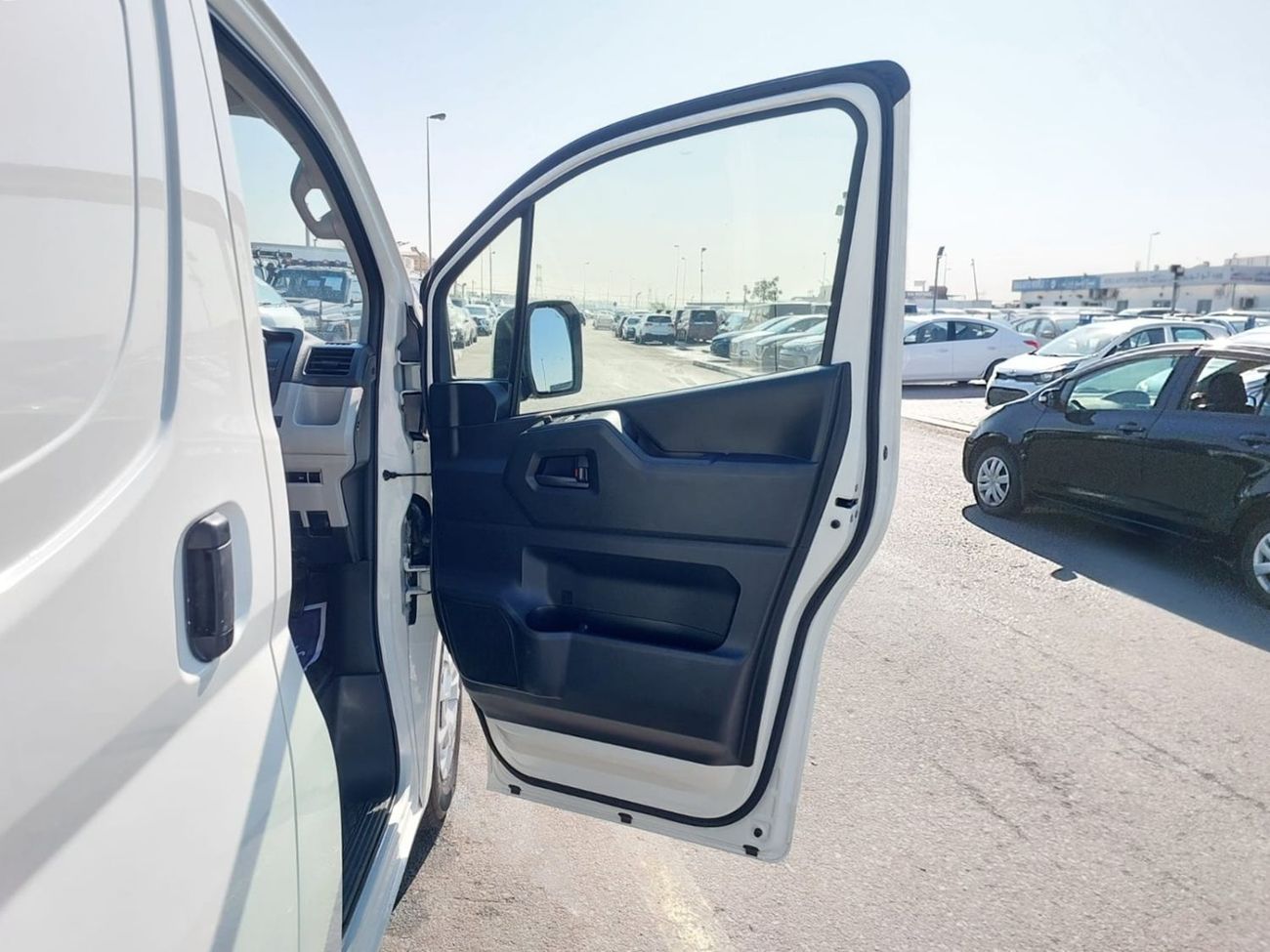 Toyota Hiace (RAMADAN OFFER) TOYOTA HIACE  VAN RHD 2025 MODEL 2.8 L DIESEL AUTOMATIC(PM80832)