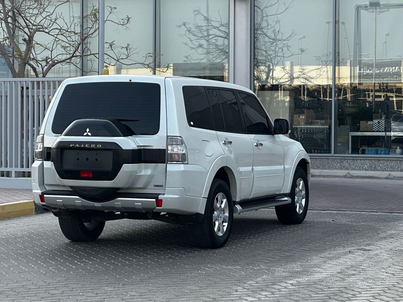 Mitsubishi Pajero GLS GCC