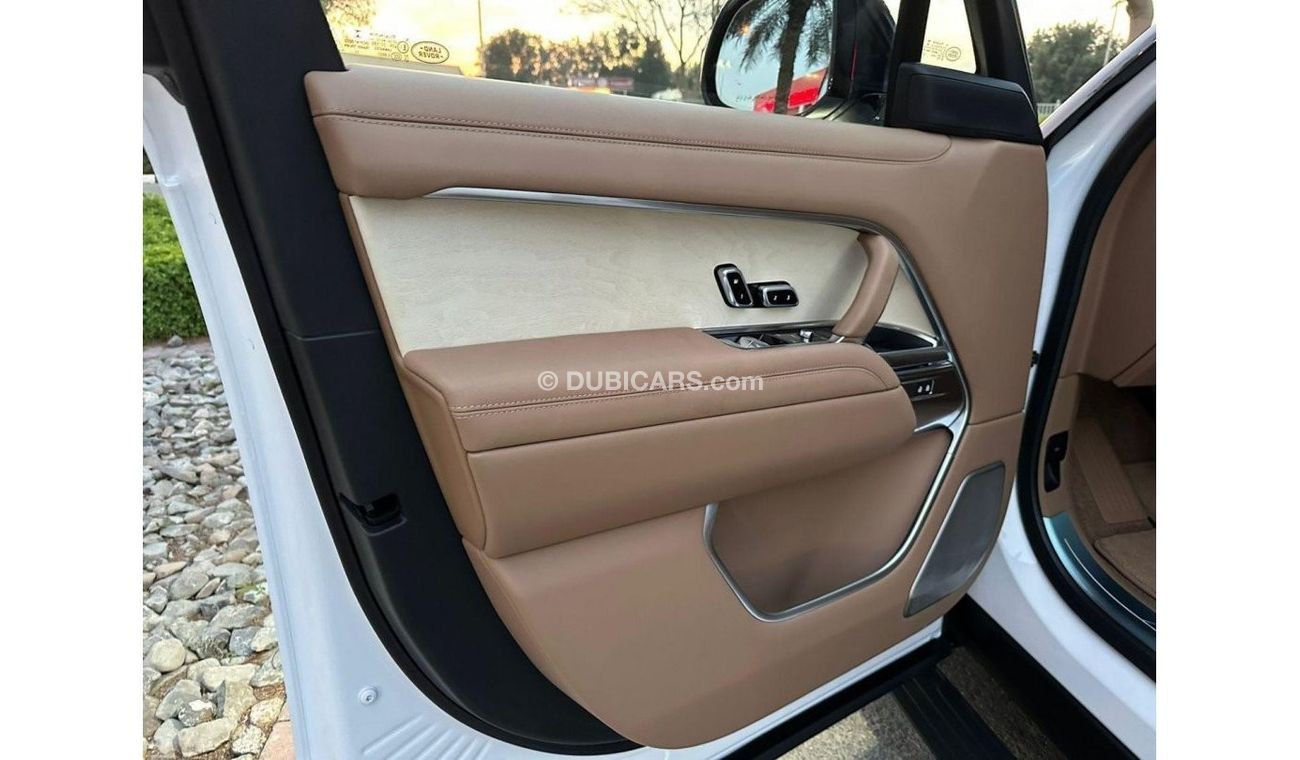 Land Rover Range Rover BRAND NEW GCC SPEC UNDER WARRANTY AND SERVICE