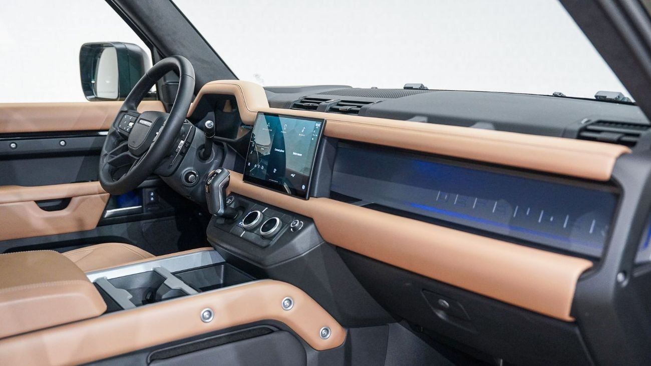 لاند روفر ديفندر | AED 8,140 PM | Warranty Nov-2029 | GCC