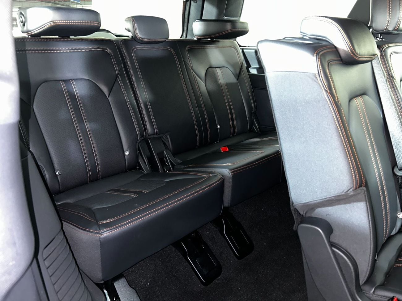 Ford Expedition TIMBERLINE TL2524 / FREE INSURANCE + REGISTRATION / AL TAYER MOTORS AL QOUZ SHOWROOM