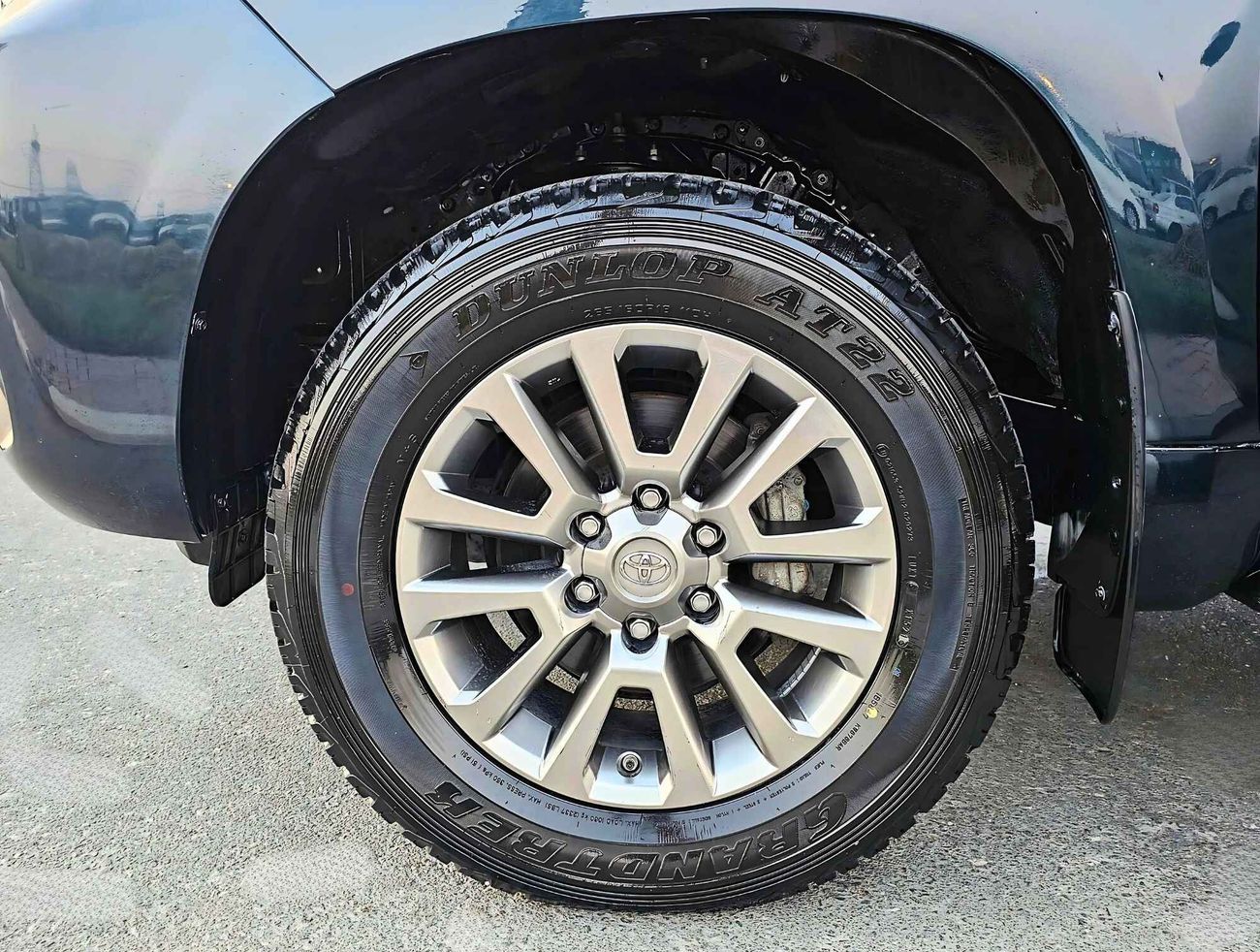 Toyota Prado GXR / SUNROOF/ BACK TYRE/ LEATHER SEATS/ LOW MILEAGE/ EXPORT ONLY / LOT# 204703