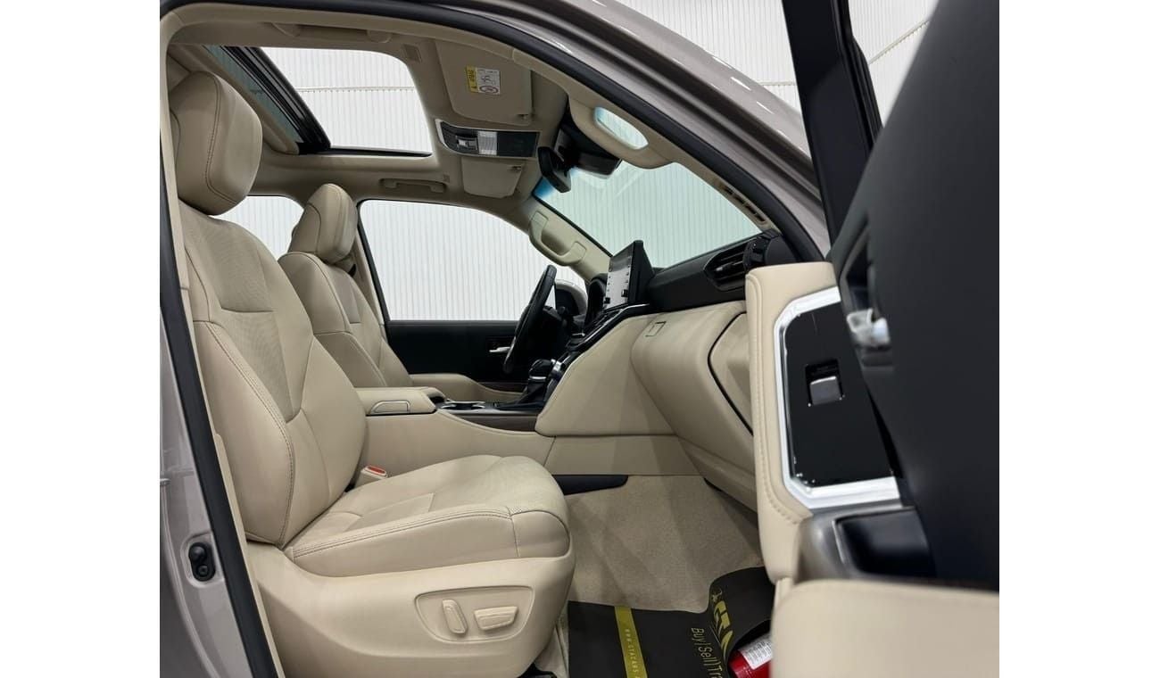 تويوتا لاند كروزر 2024 Toyota Land Cruiser GXR V6, April 2028 Toyota Warranty + Service Pack, Low Kms, GCC