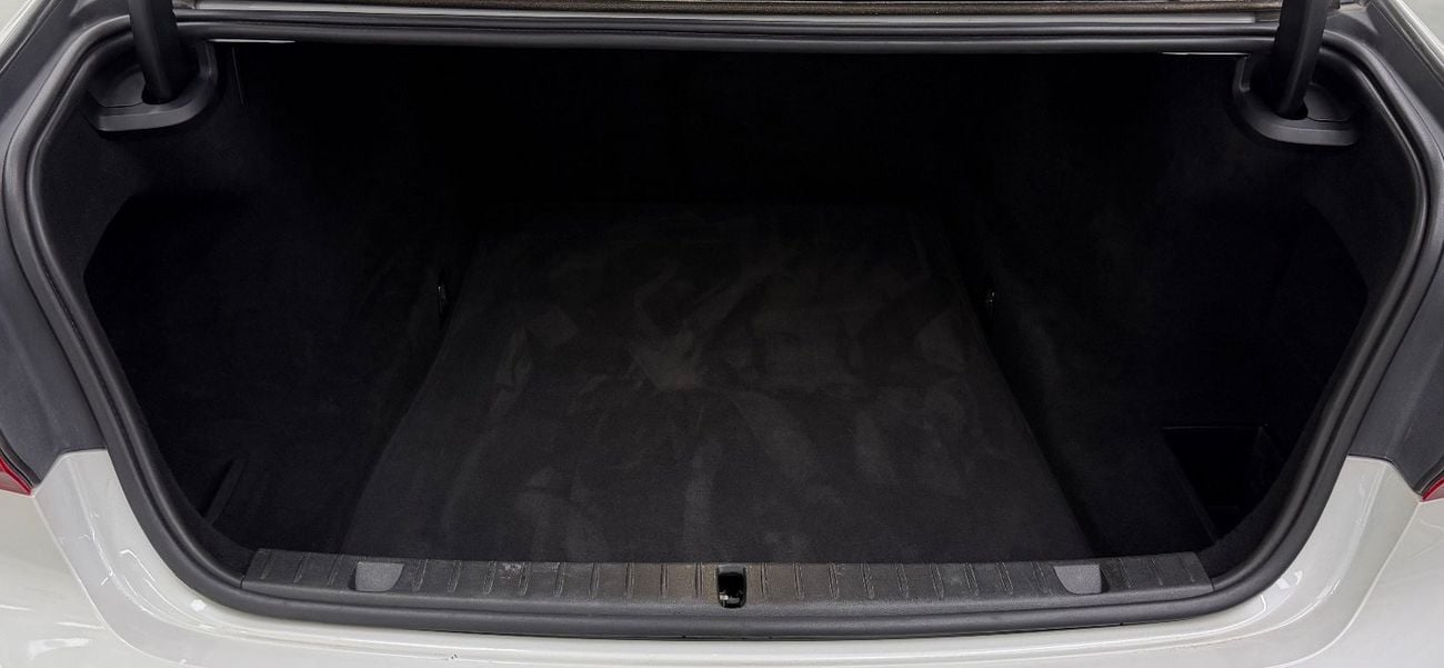 BMW 740Li Exclusive 3.0L (335 HP)