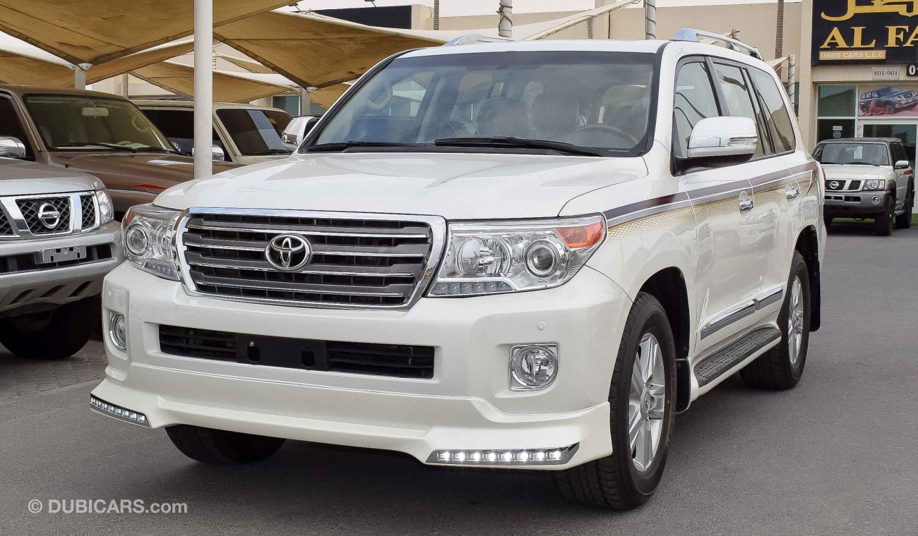 Toyota Land Cruiser GXR V8