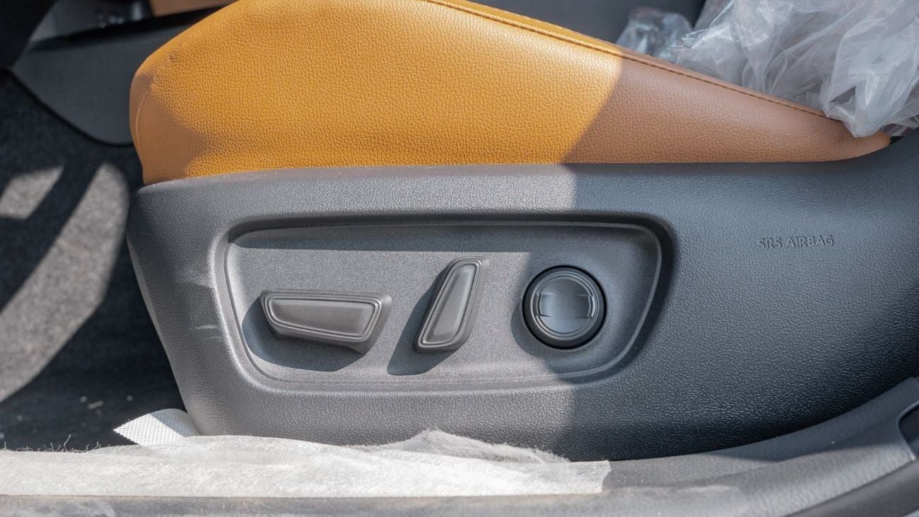 Toyota Camry 2025 Toyota Camry Lumiere 2.5L AT Hybrid (Blue-Tan)