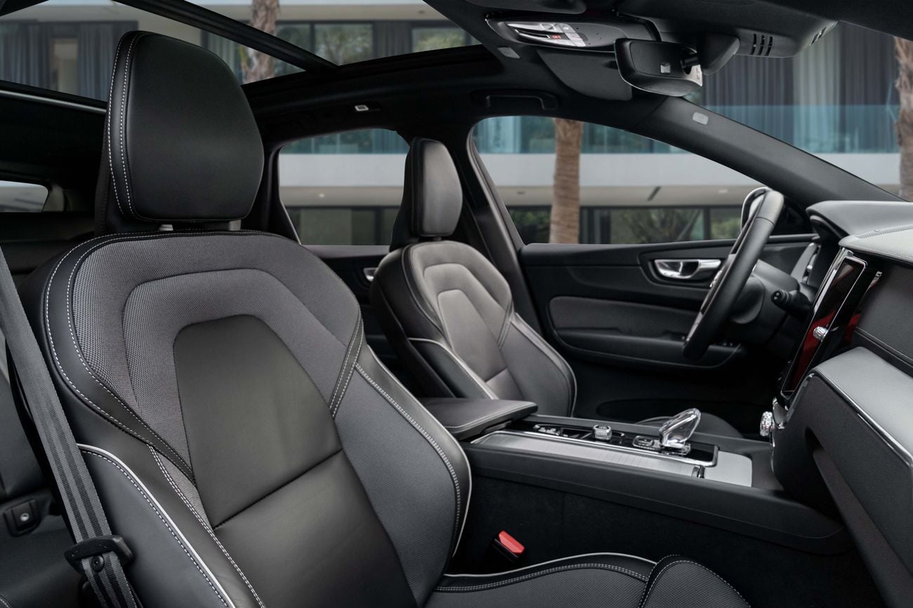 فولفو XC 60 B5 Ultimate Dark Volvo XC60 B5 Ultimate Dark