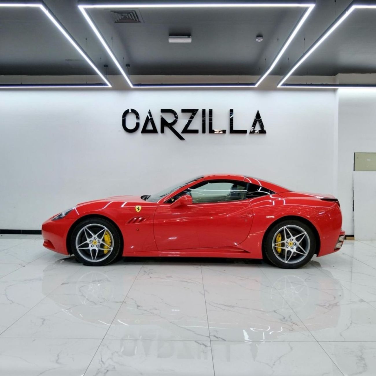 فيراري كاليفورنيا Std 4.3L (460 HP)