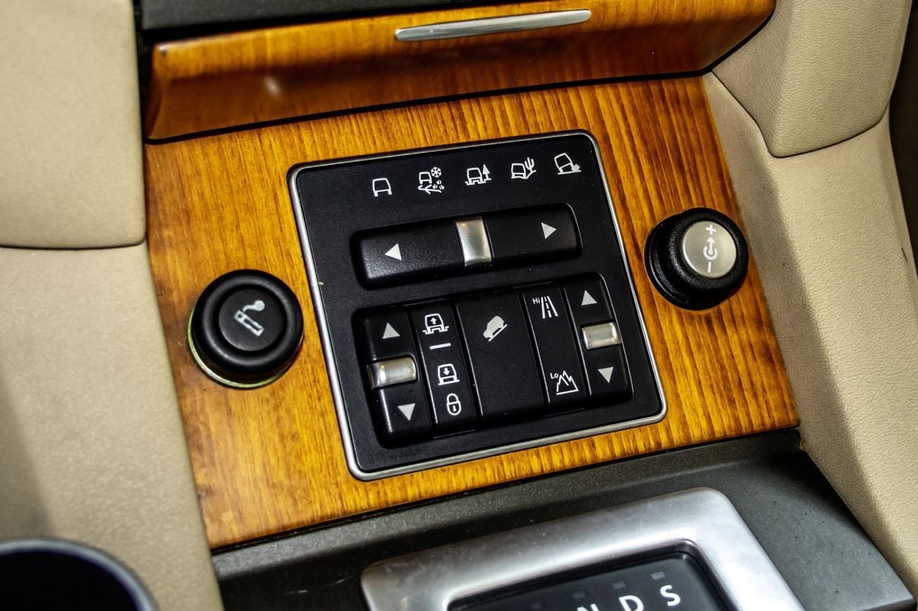 Land Rover LR4 HSE Land Rover LR4 2014 GCC specs