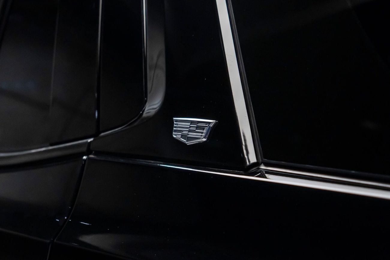 Cadillac Escalade Sport Platinum 6.2L 4WD