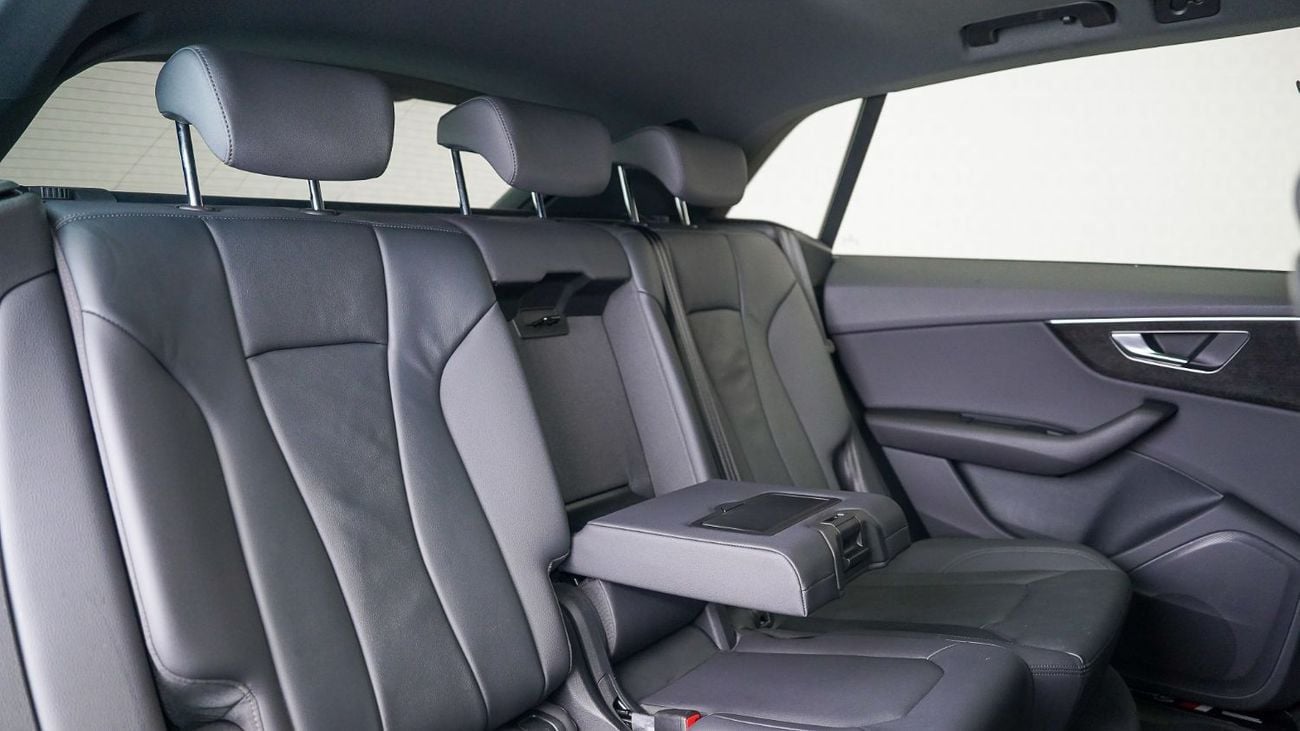 Audi Q8 55 TFSI quattro (340 HP) | AED 3,980 PM | Warranty May 2026 - Service May 2028 | GCC