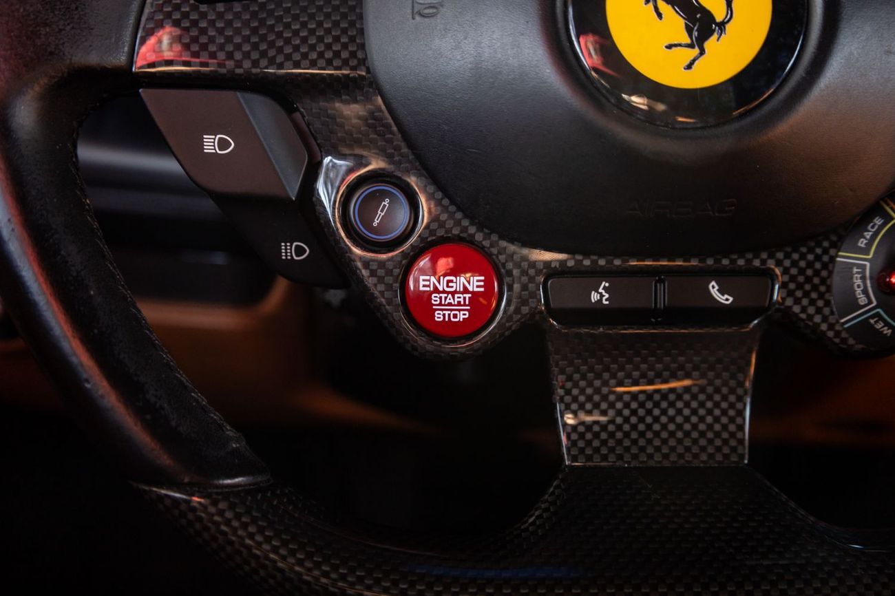 Ferrari F8 Tributo 3.9T V8