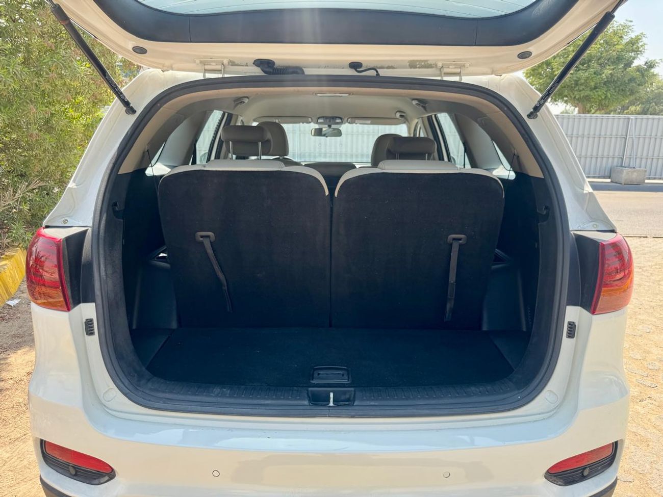 Kia Sorento Std 2.5L AWD 750-Monthly l GCC l Cruise, Camera, AWD l Accident Free