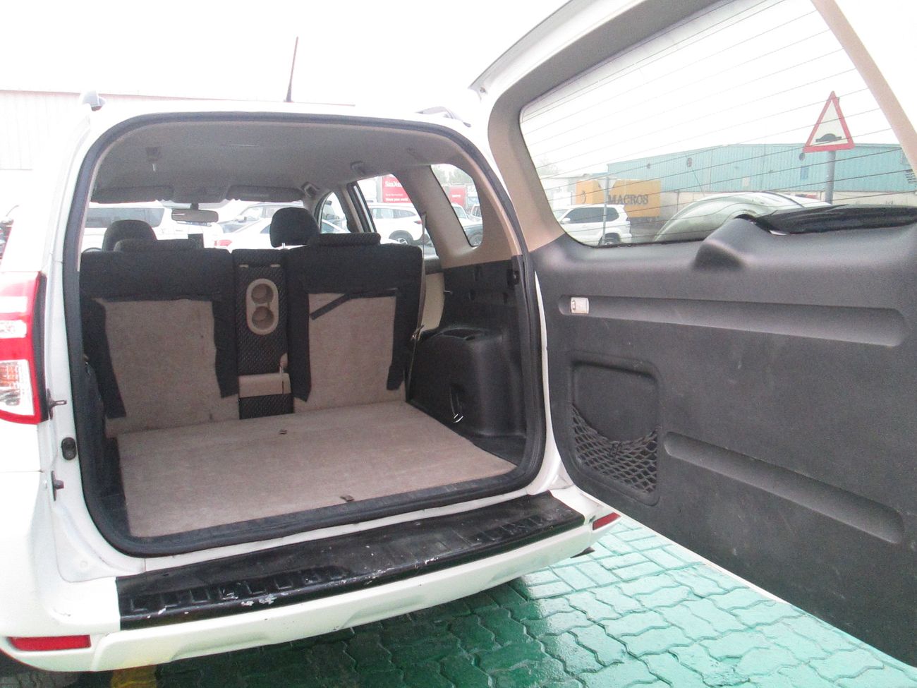 Toyota RAV4 2.5L MID OPTION GOOD CONDITION LOOKING NICE (ONLY CASH)