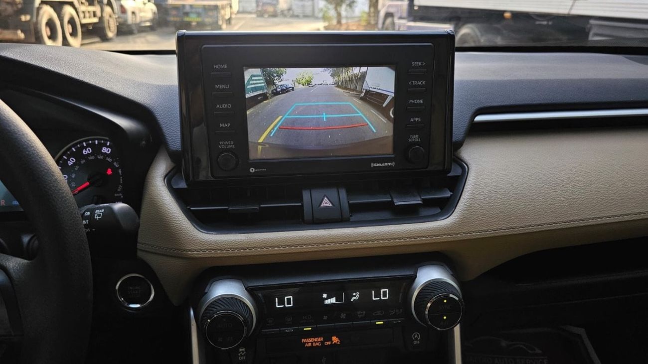 تويوتا راف ٤ Full option clean car