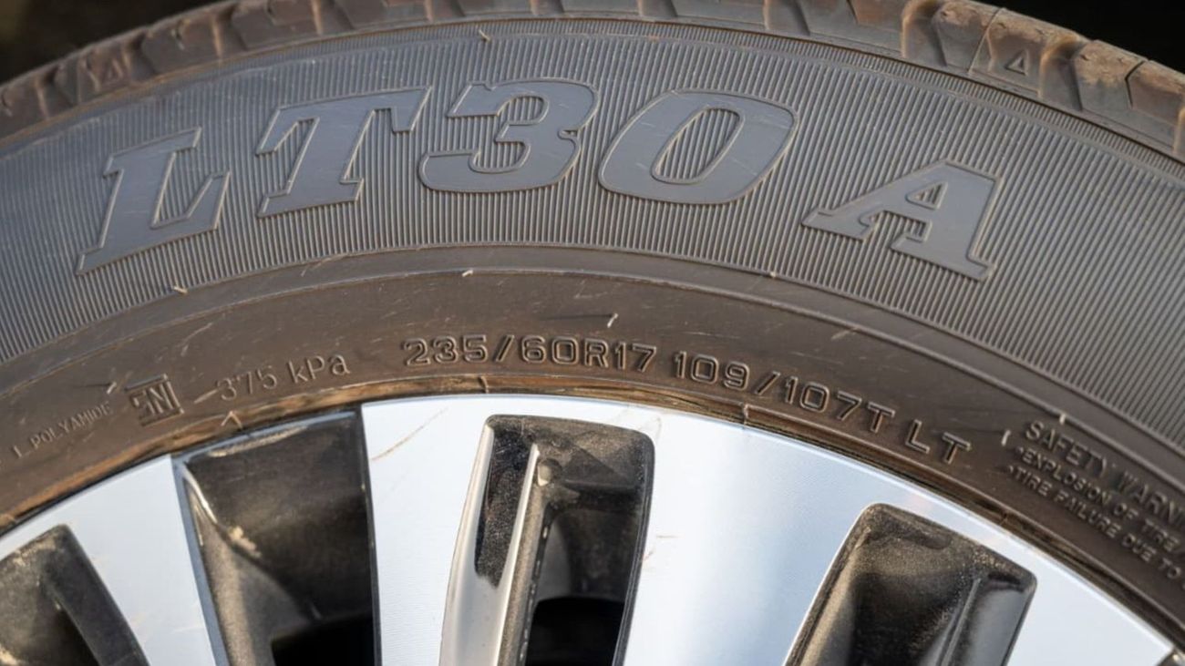 تويوتا جرافينا 2.8L, 4-Cylinder Turbo Diesel - Automatic - 6 Seater - 5 Door - RWD