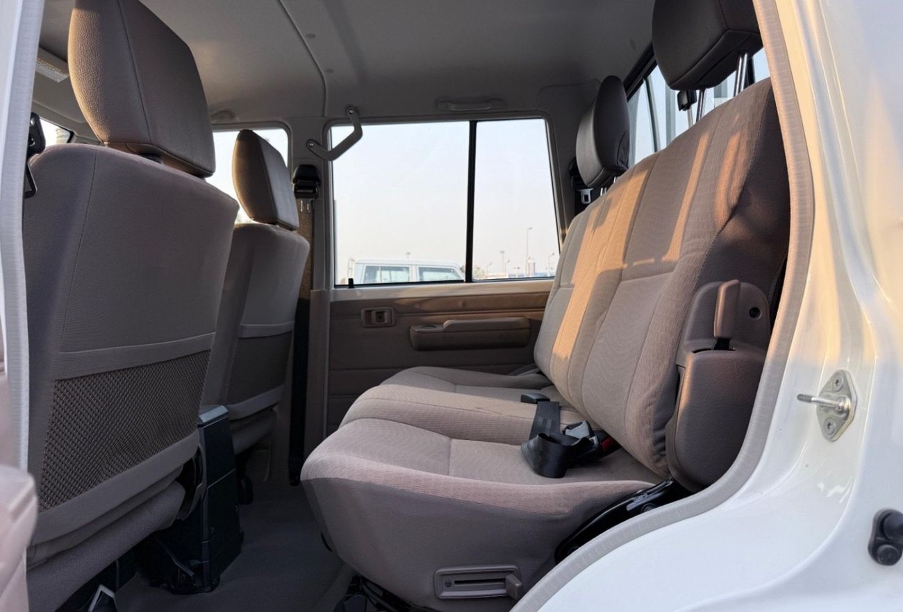 Toyota Land Cruiser Pickup 70 MANUAL TRANSMISSION, DIESEL